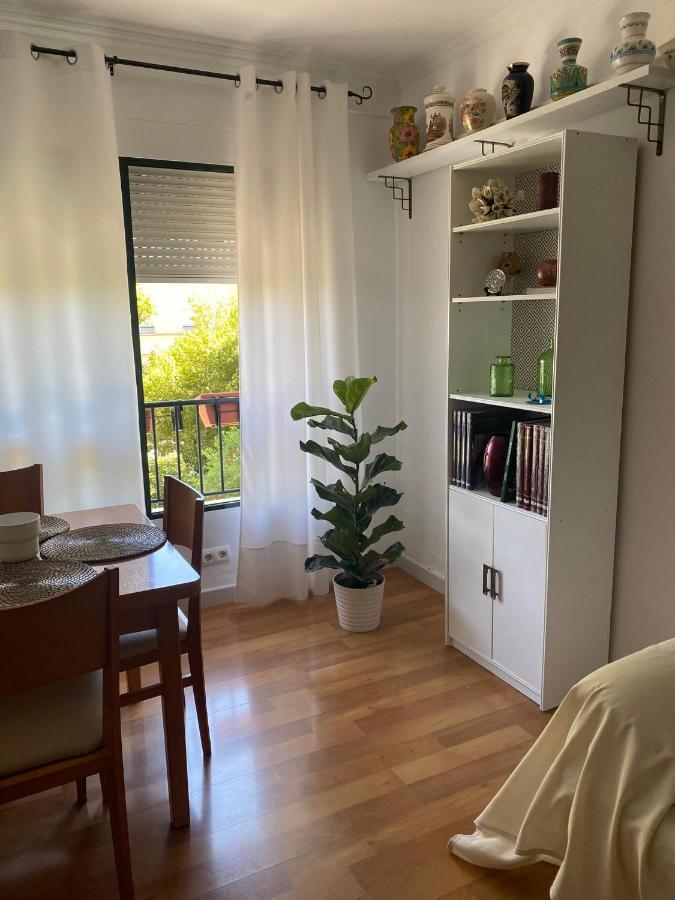 Acogedor apartamento en pleno corazón de Triana Sevilla Exterior foto